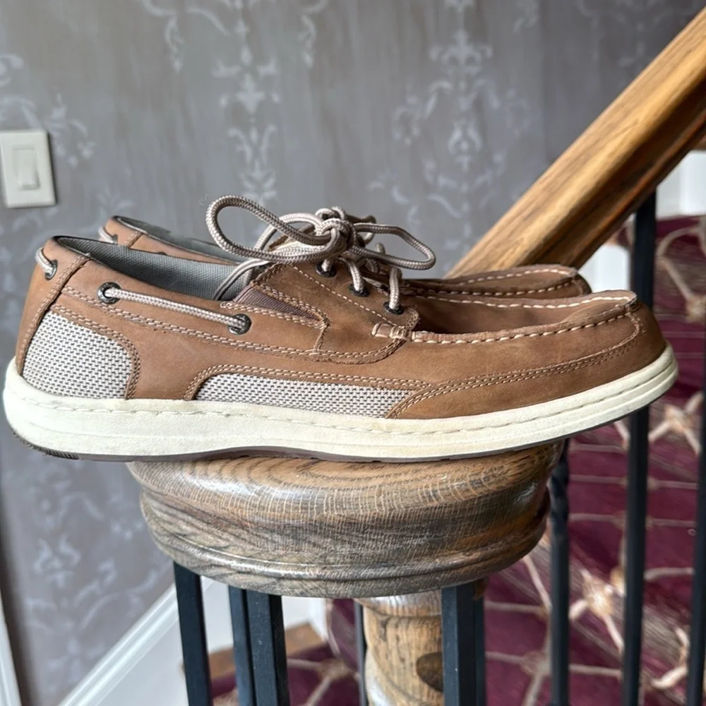 Dockers men’s BEACON  lace up 12 W boat shoe very good condition leather brown